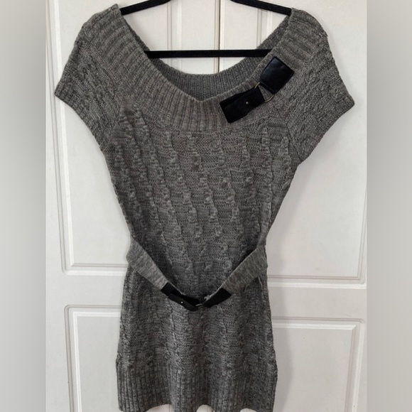 ❤️‍🔥5/20$ CHARLOTTE RUSSE💫 Women’s Green Knit Detailed Neck Short Sleeve Top - Picture 3 of 13